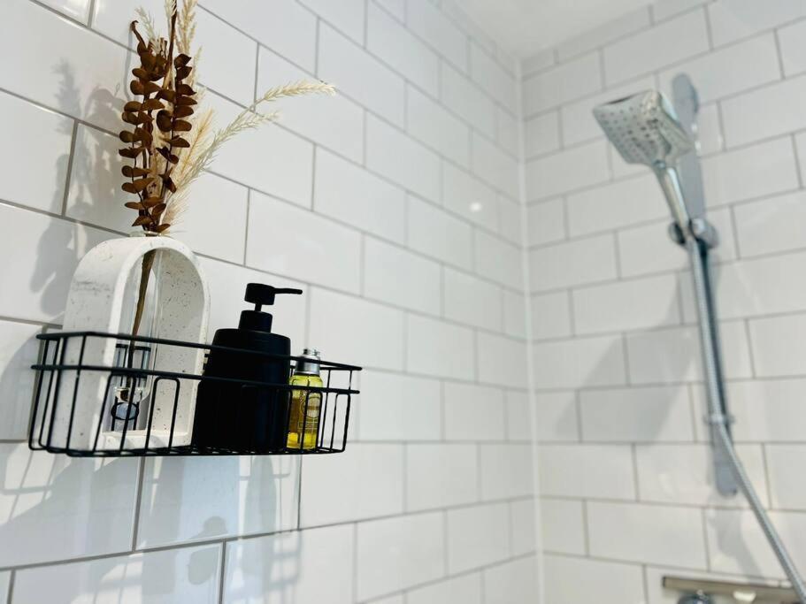 Hessian Lounge -Wyndale- Central 2Br W/Parking Μπέρμιγχαμ Εξωτερικό φωτογραφία