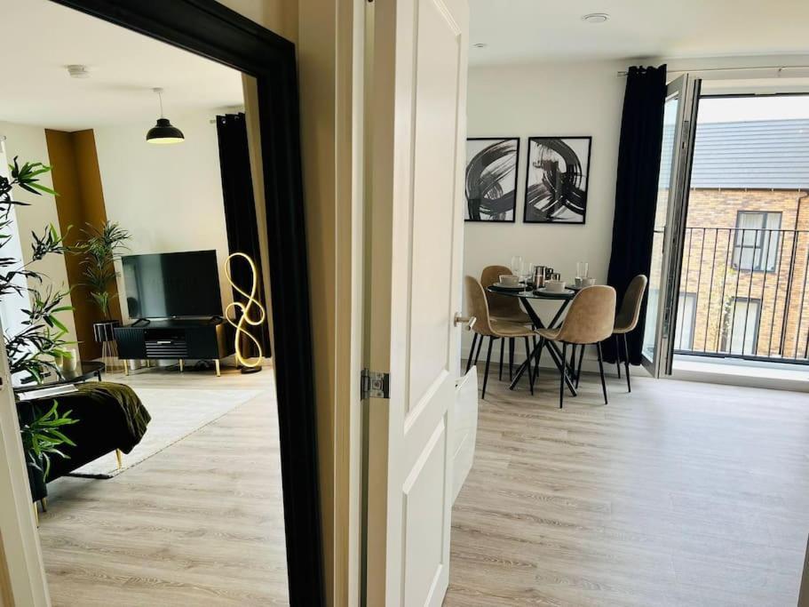 Hessian Lounge -Wyndale- Central 2Br W/Parking Μπέρμιγχαμ Εξωτερικό φωτογραφία