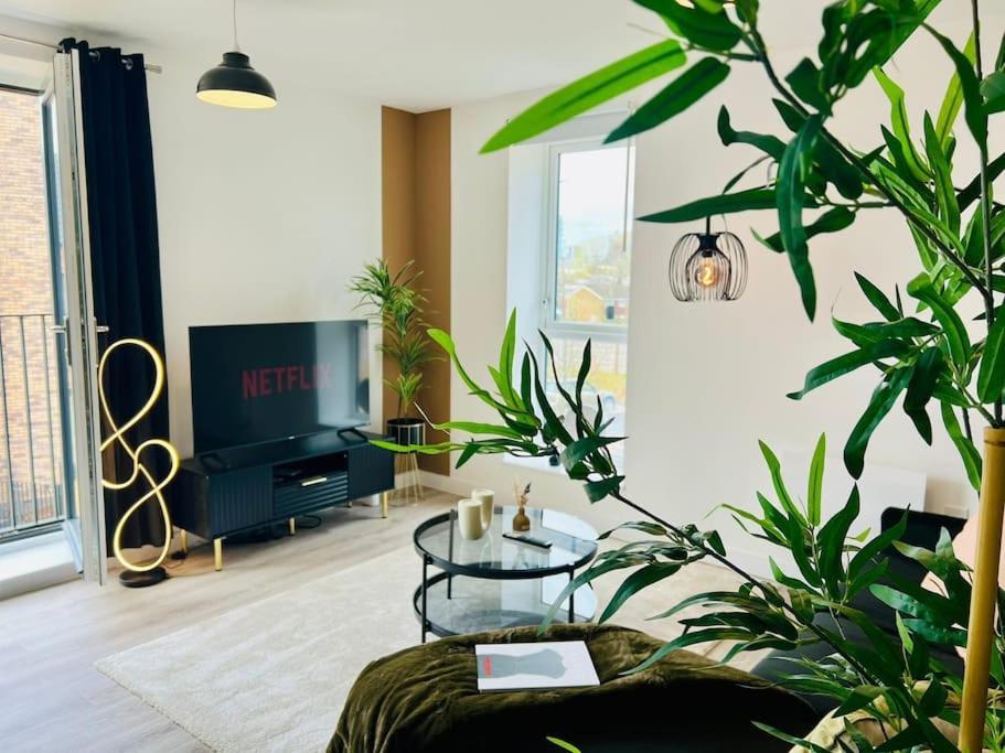 Hessian Lounge -Wyndale- Central 2Br W/Parking Μπέρμιγχαμ Εξωτερικό φωτογραφία