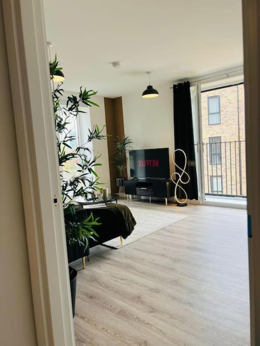 Hessian Lounge -Wyndale- Central 2Br W/Parking Μπέρμιγχαμ Εξωτερικό φωτογραφία